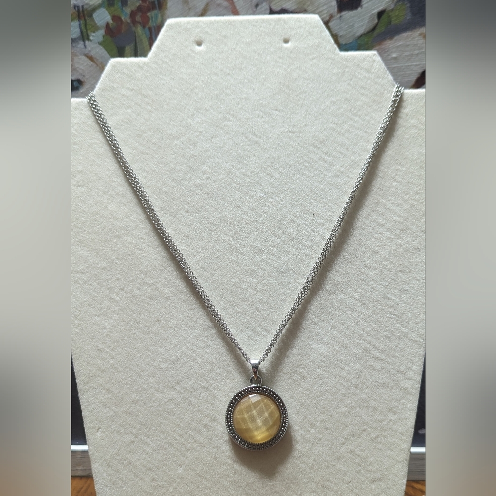 *5 for$25* Yellow pendant necklace